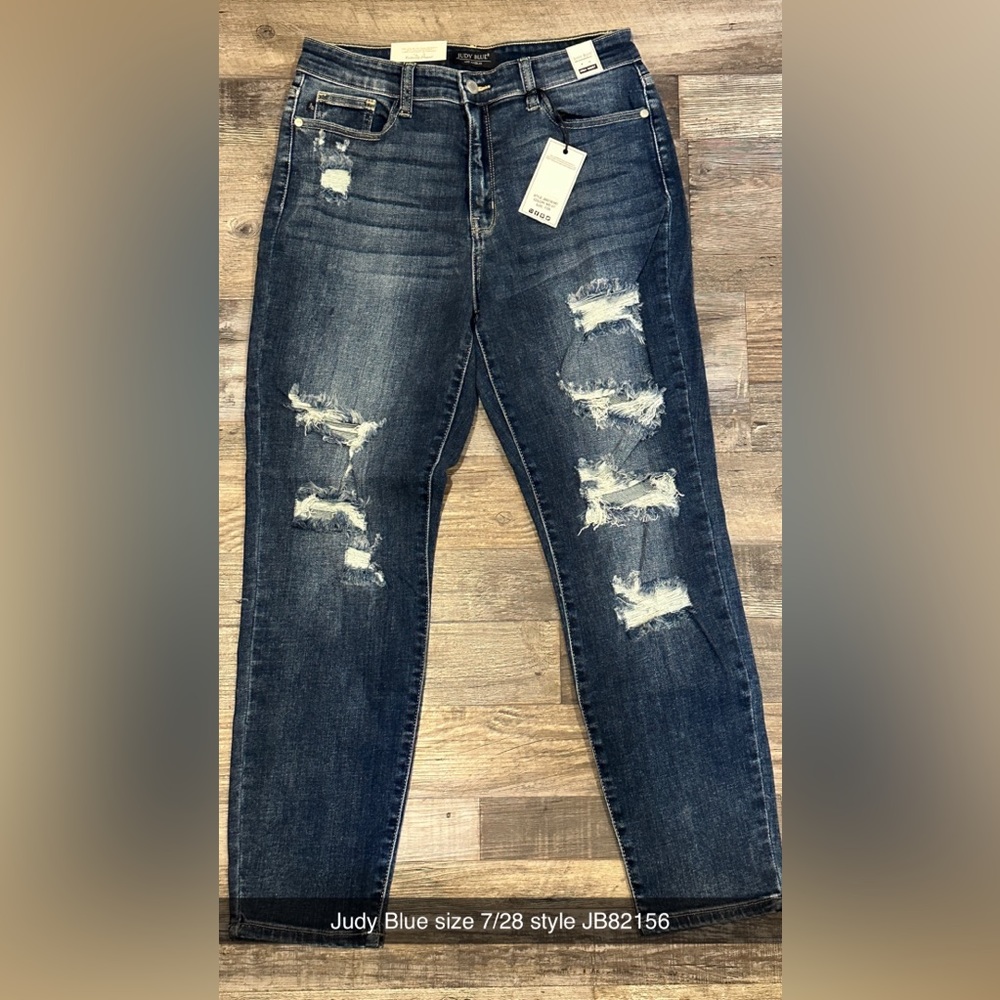 Judy Blue boyfriend fit size 7/28 style JB82156